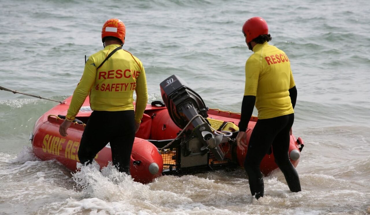 11-Year-Old-Girl-Rescued-After-Three-Days-Adrift-in-Mediterranean-1280x744.jpg