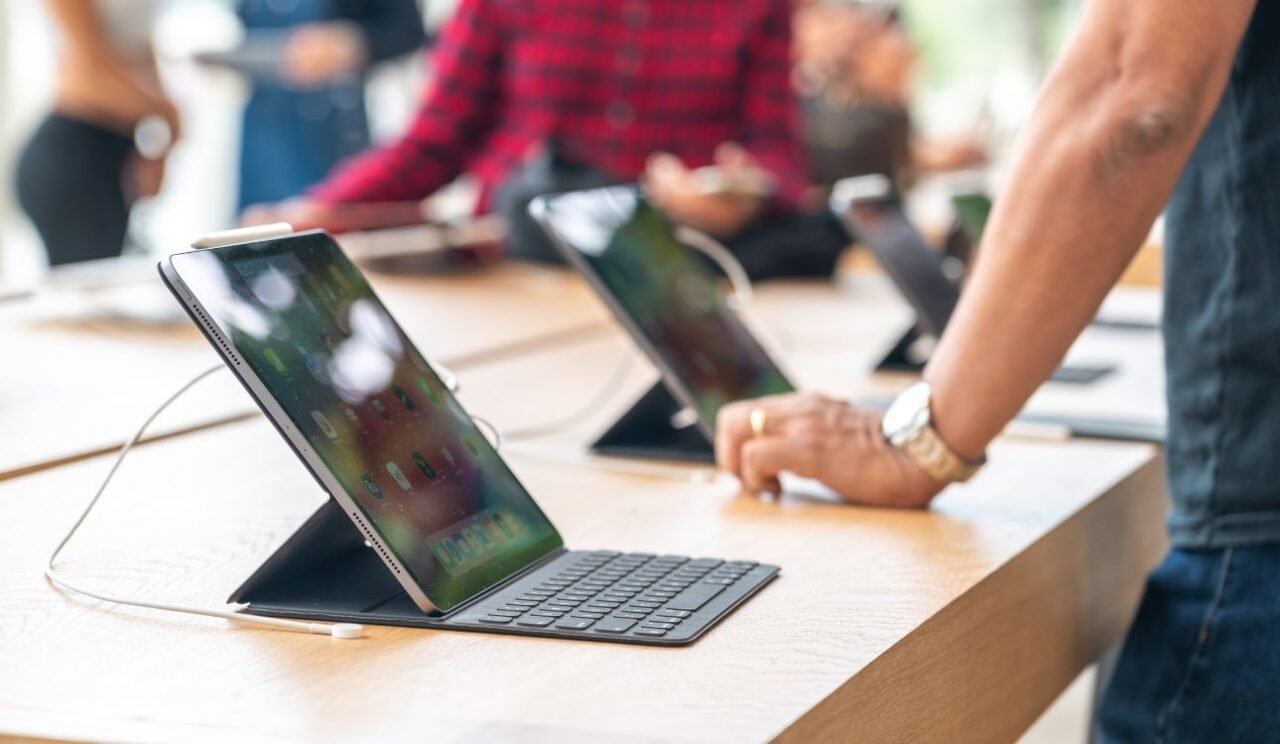 China Prepares Possible Antitrust Probe Into Apple's App Store Policies