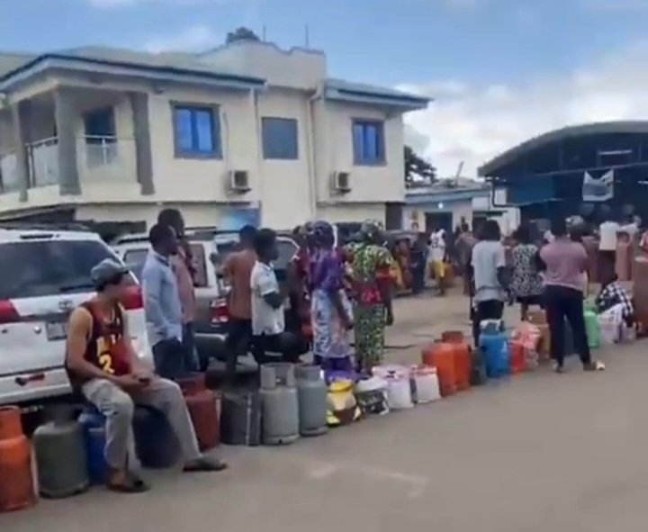 Cooking-Gas-Scarcity.jpg