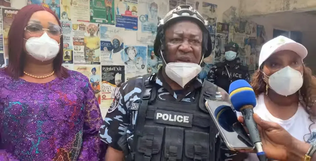 Aboki-Danjuma-the-Imo-police-chief-with-officials Aboki-Danjuma-the-Imo-police-chief-with-officials