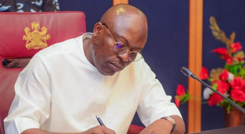 Rivers-State-Governor-Siminalayi-Fubara-signing-the-Executive-Order-No-002_20240805_153413_0000.jpg
